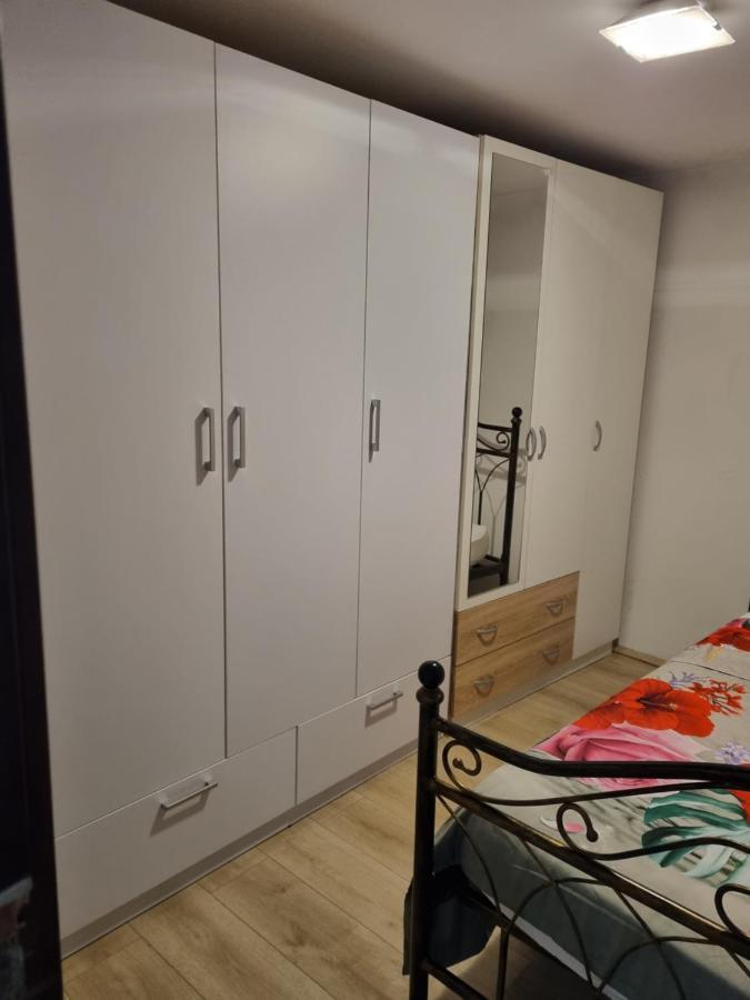 Caci Črni Kal Exterior foto