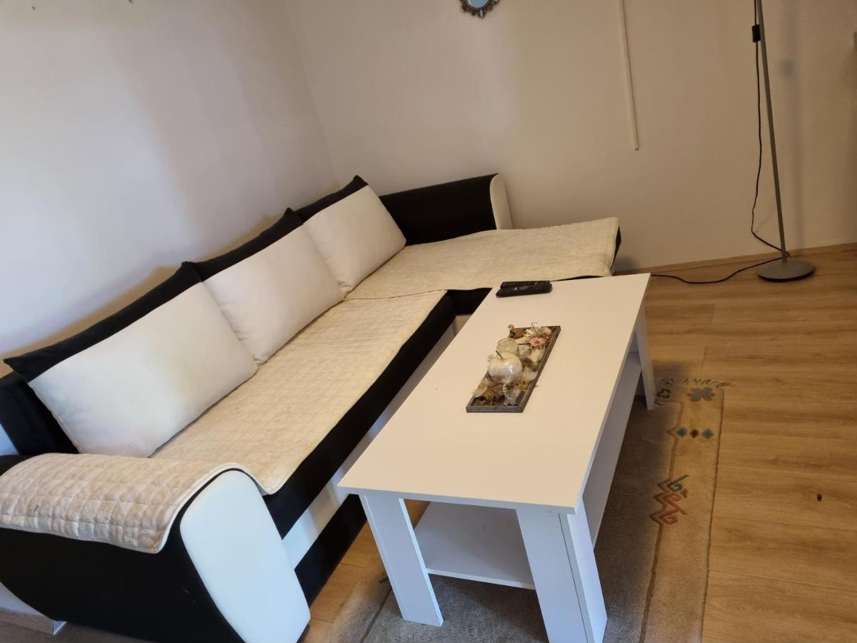 Caci Črni Kal Exterior foto